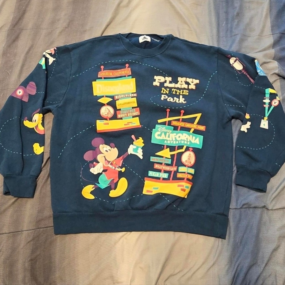 Disney Play in the Park Sweatshirt M